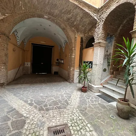 Domus Isidis Bed & Breakfast 3*